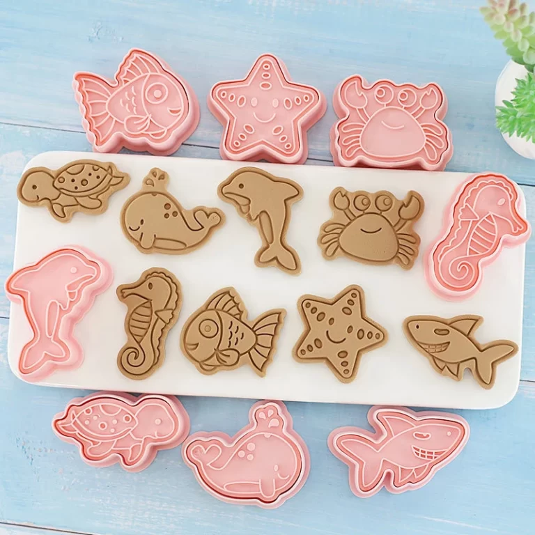 8pcs-Mold-Of-Baking-Set-Cartoon-Animal-Cookie-Cutter-Mould-Dog-Bear-Cat-3d-Stereo-Press.jpg_Q90.jpg_ (1)